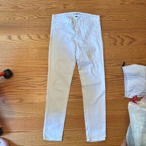 White skinny jeans